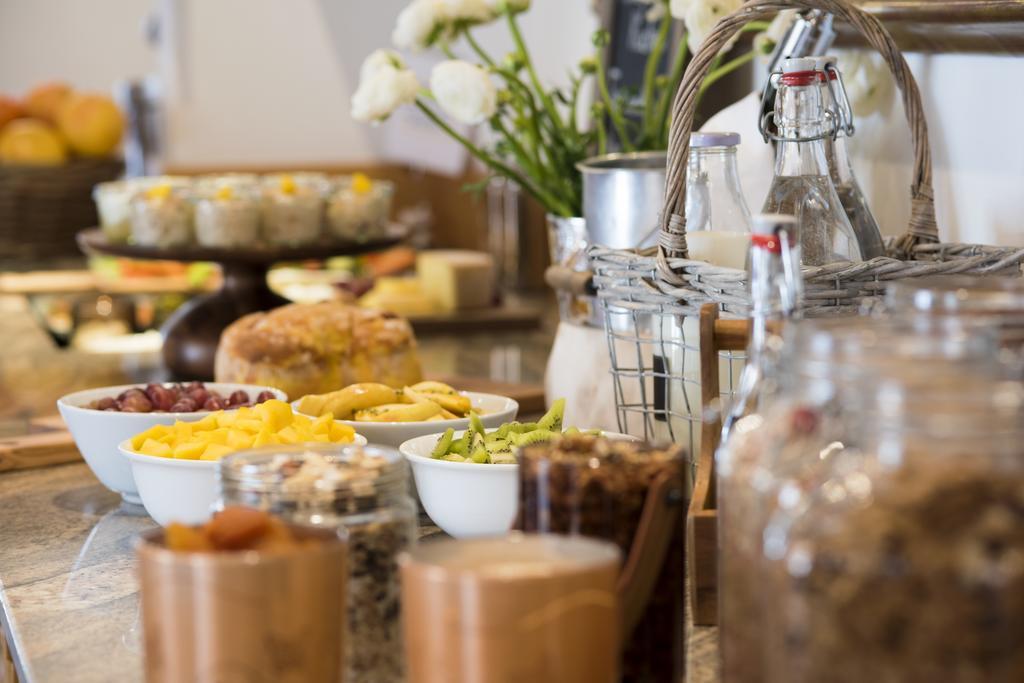 Chesa Valese Hotel