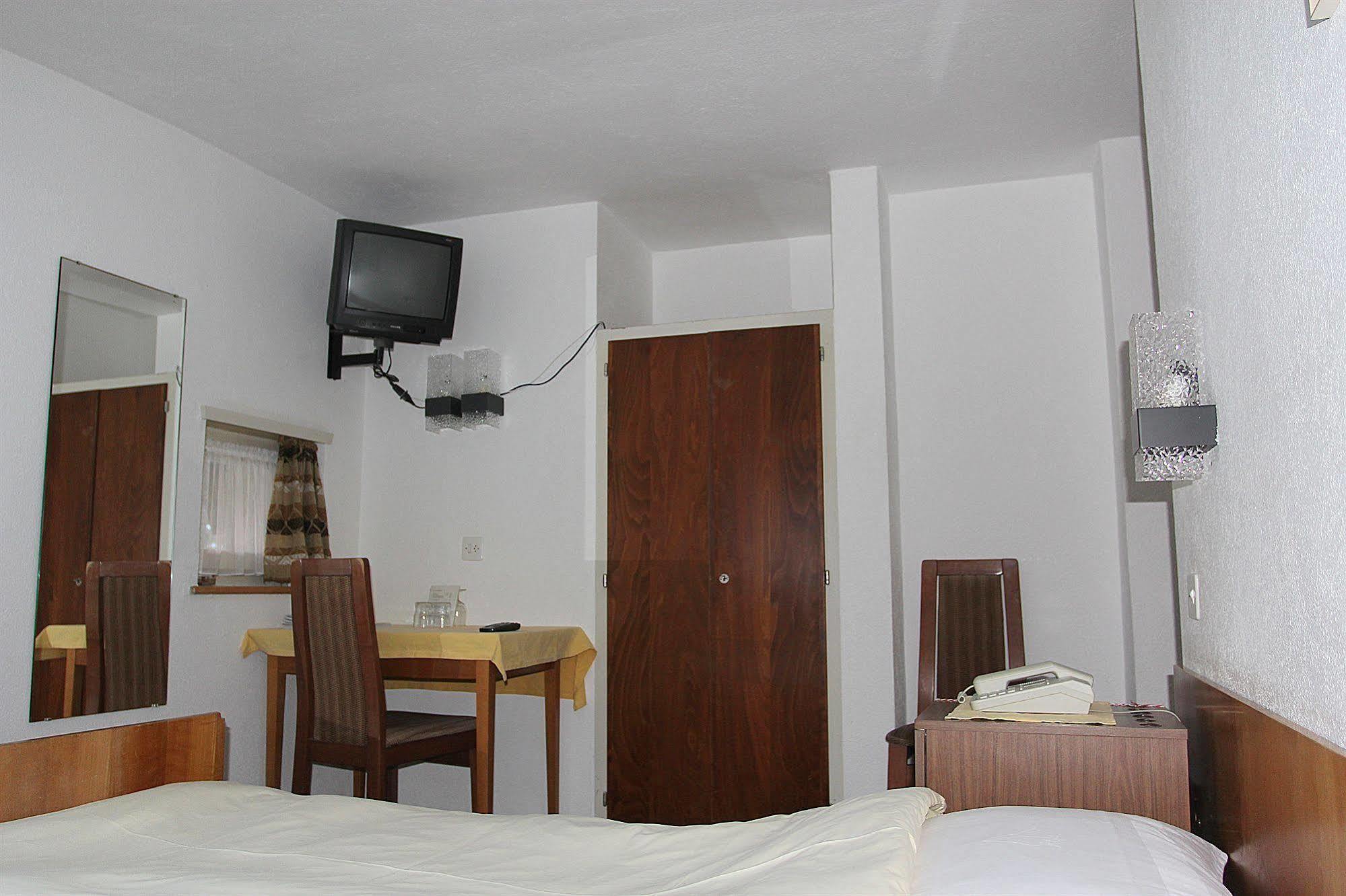 Alfa Hotel 2*