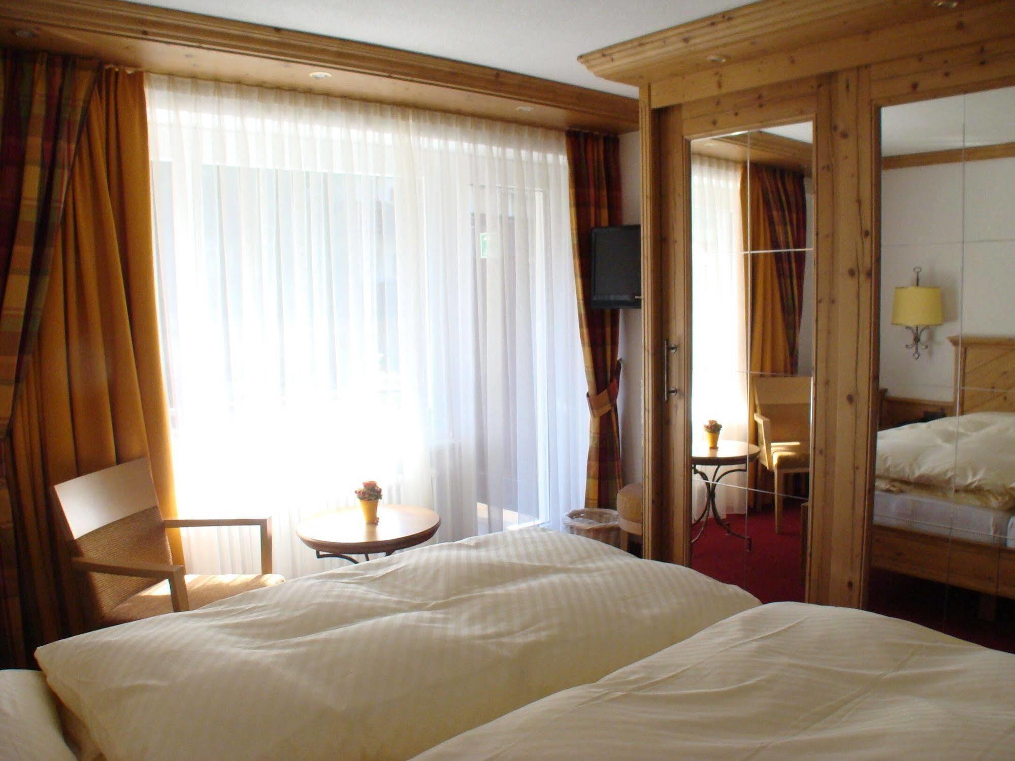 Hotel Holiday Hotel