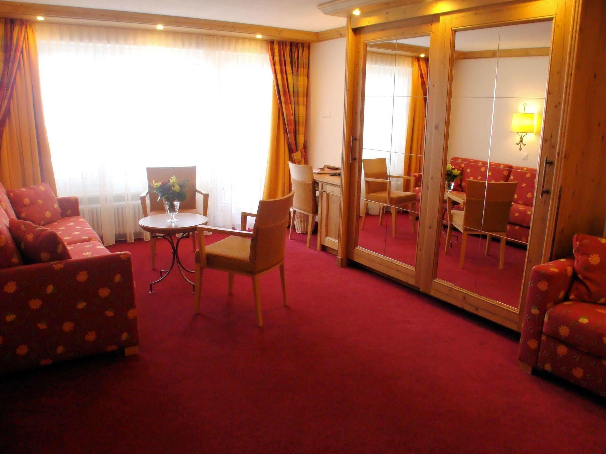 Hotel Holiday Hotel