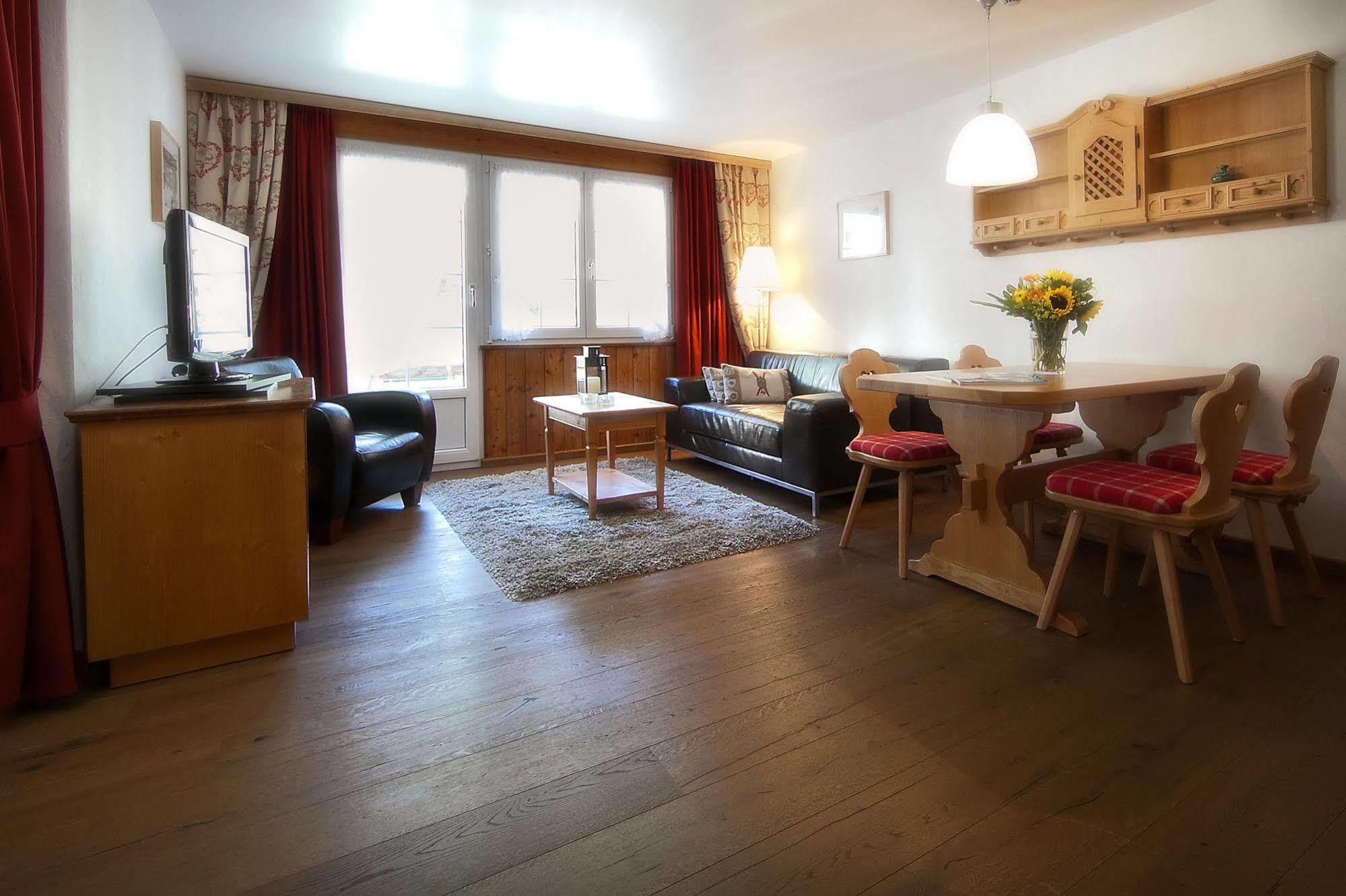 22 Summits Aparthotel