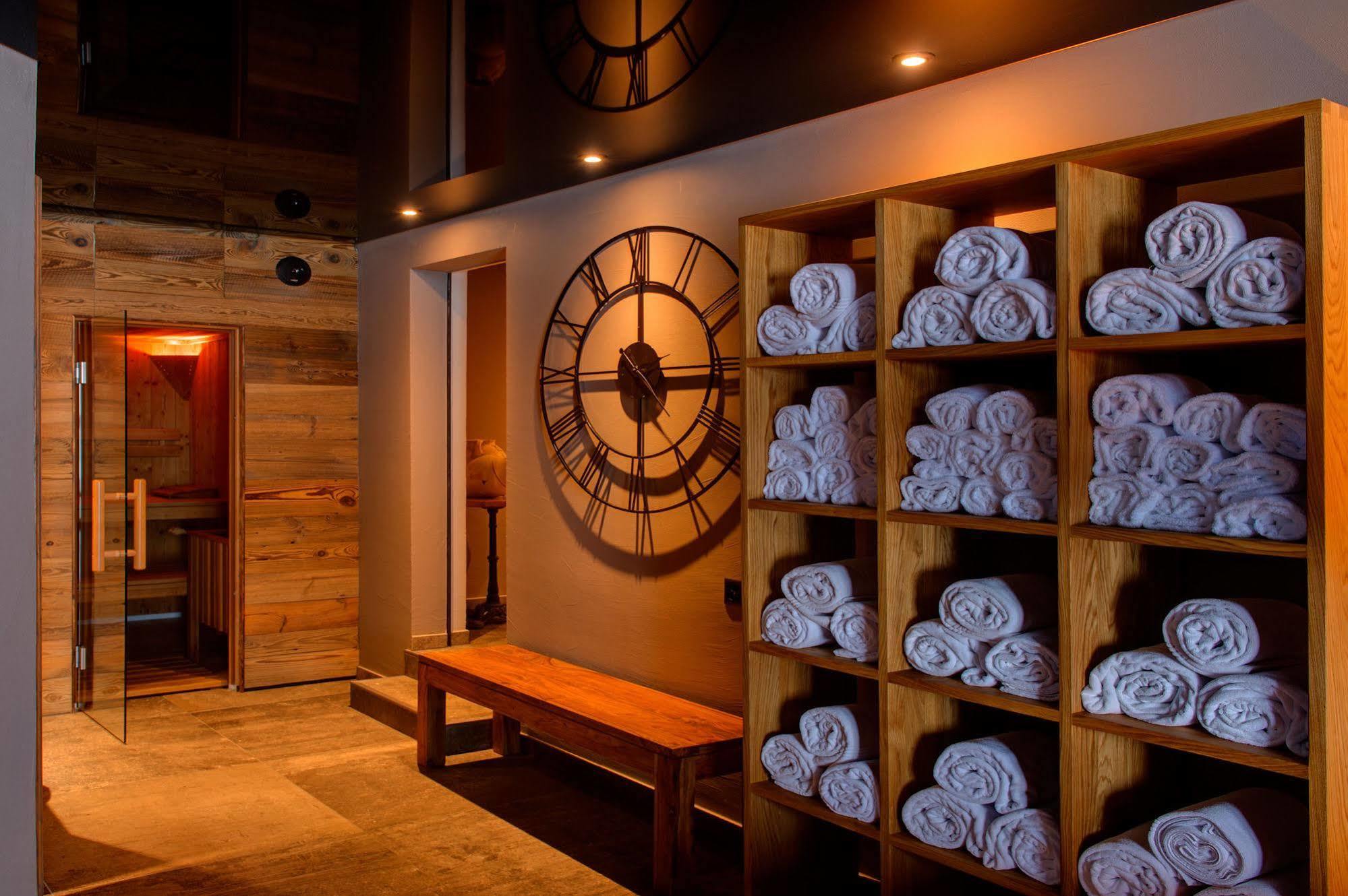 22 Summits Aparthotel