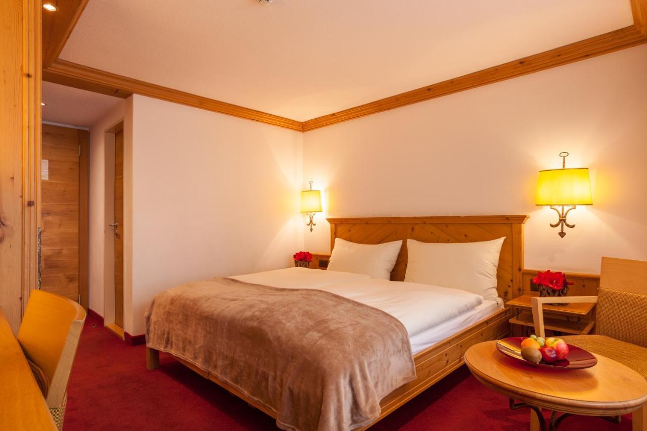 Hotel Holiday