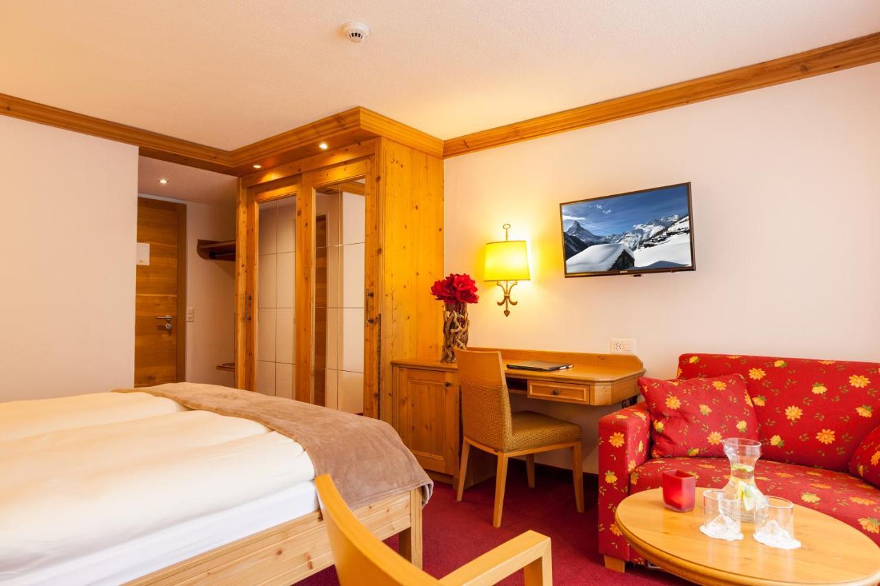 Hotel Holiday 3*